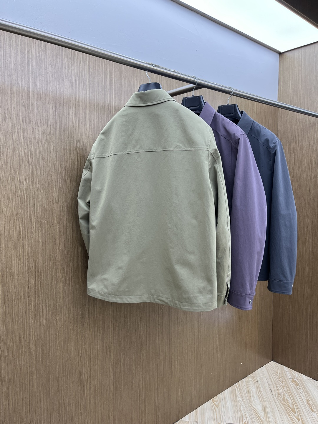 早春 Bc 🔥🔥早春系列，最新时尚翻领夹克外套.胸前logo刺绣.处处细节显工艺足够的高级 结构性剪裁的