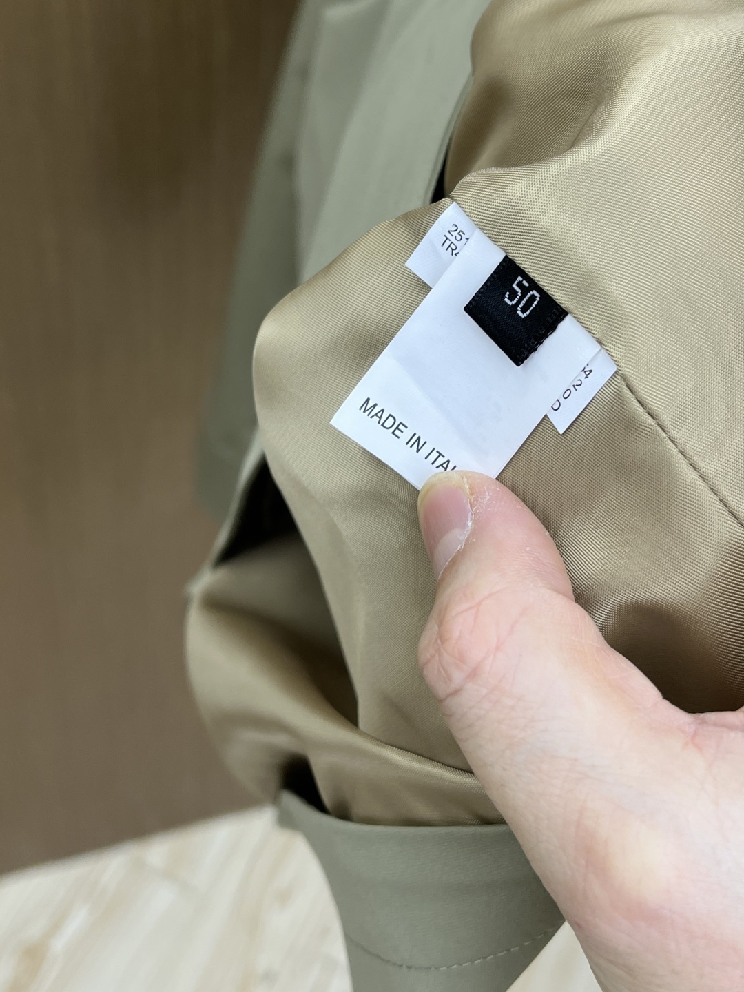 早春 Bc 🔥🔥早春系列，最新时尚翻领夹克外套.胸前logo刺绣.处处细节显工艺足够的高级 结构性剪裁的