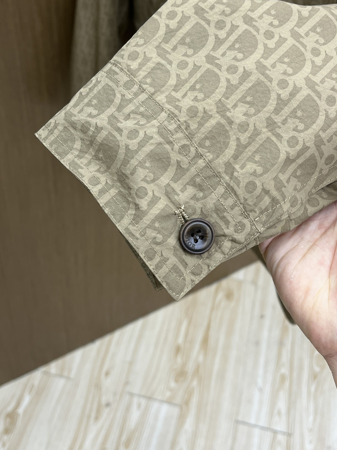 早春 CD 🔥🔥早春系列，最新时尚提花翻领夹克外套.处处细节显工艺足够的高级 结构性剪裁的设计改变来展现