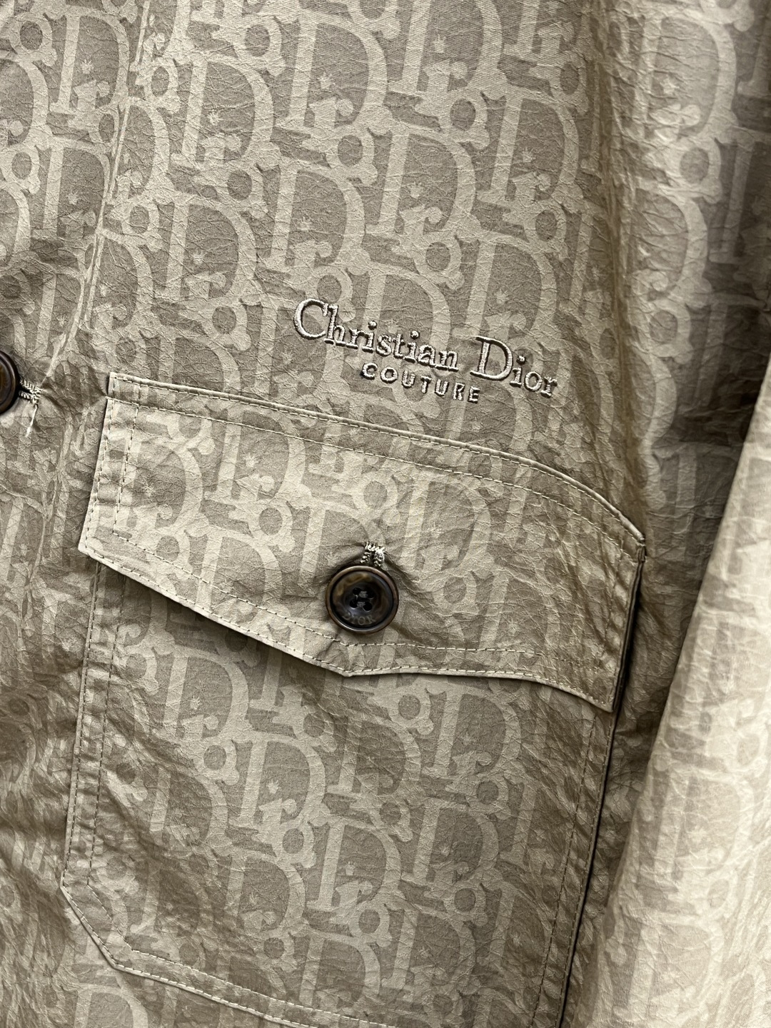 早春 CD 🔥🔥早春系列，最新时尚提花翻领夹克外套.处处细节显工艺足够的高级 结构性剪裁的设计改变来展现