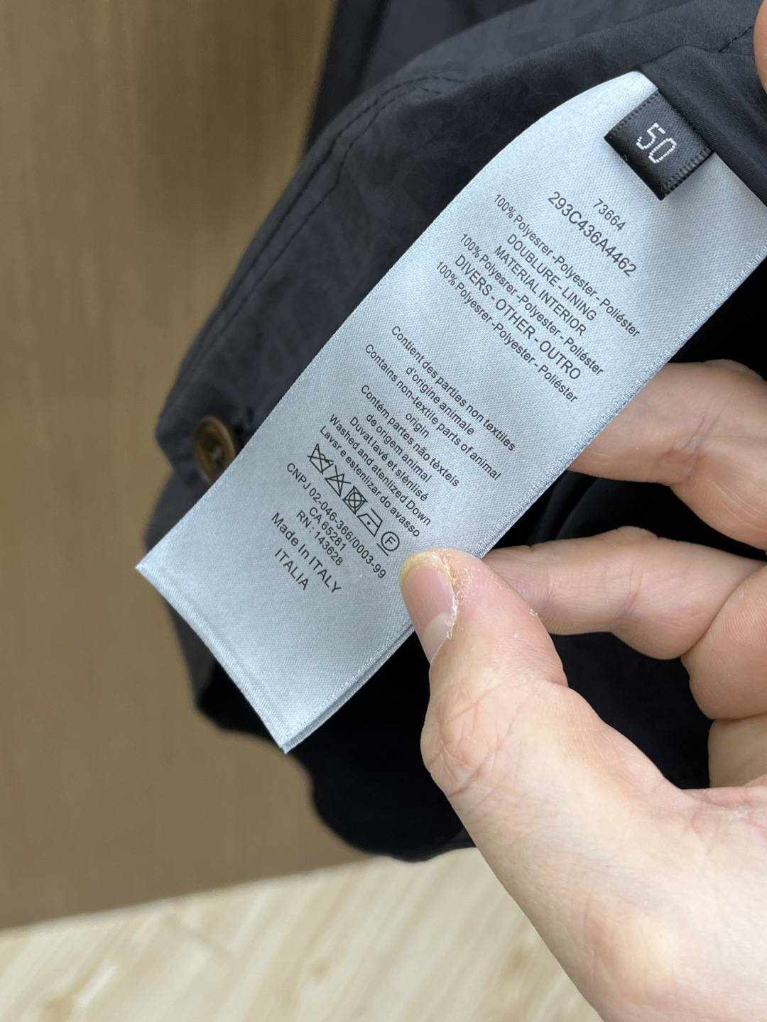 早春 CD 🔥🔥早春系列，最新时尚提花翻领夹克外套.处处细节显工艺足够的高级 结构性剪裁的设计改变来展现