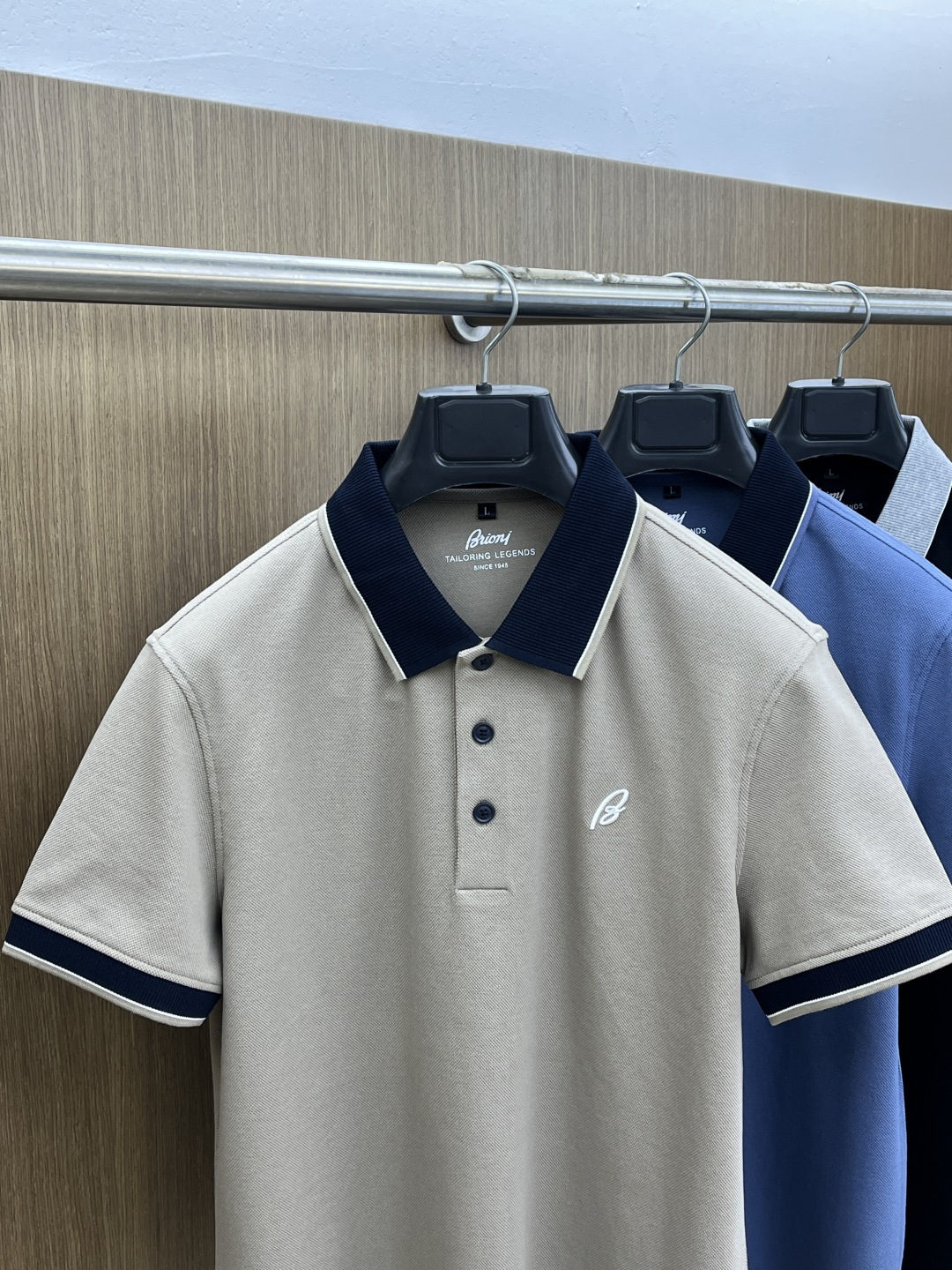 早春 Bunoi 🔥🔥早春新款男士标识短袖Polo衫，延续经典商务休闲翻领POLO恤.该款Polo衫采用