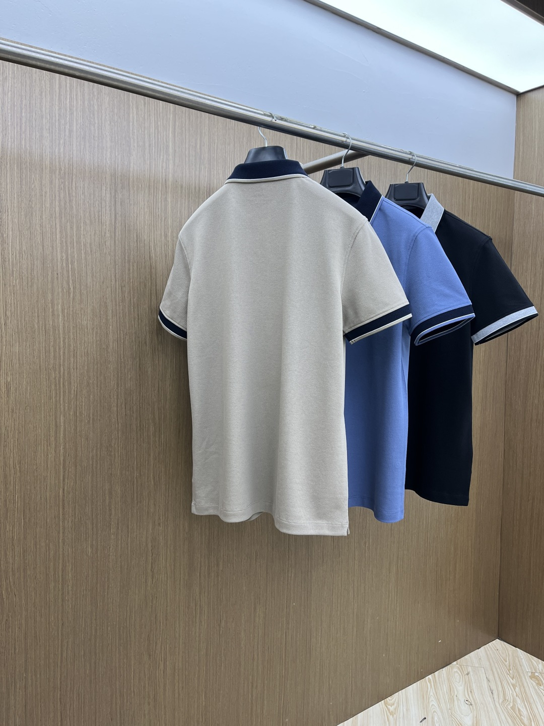 早春 Bunoi 🔥🔥早春新款男士标识短袖Polo衫，延续经典商务休闲翻领POLO恤.该款Polo衫采用