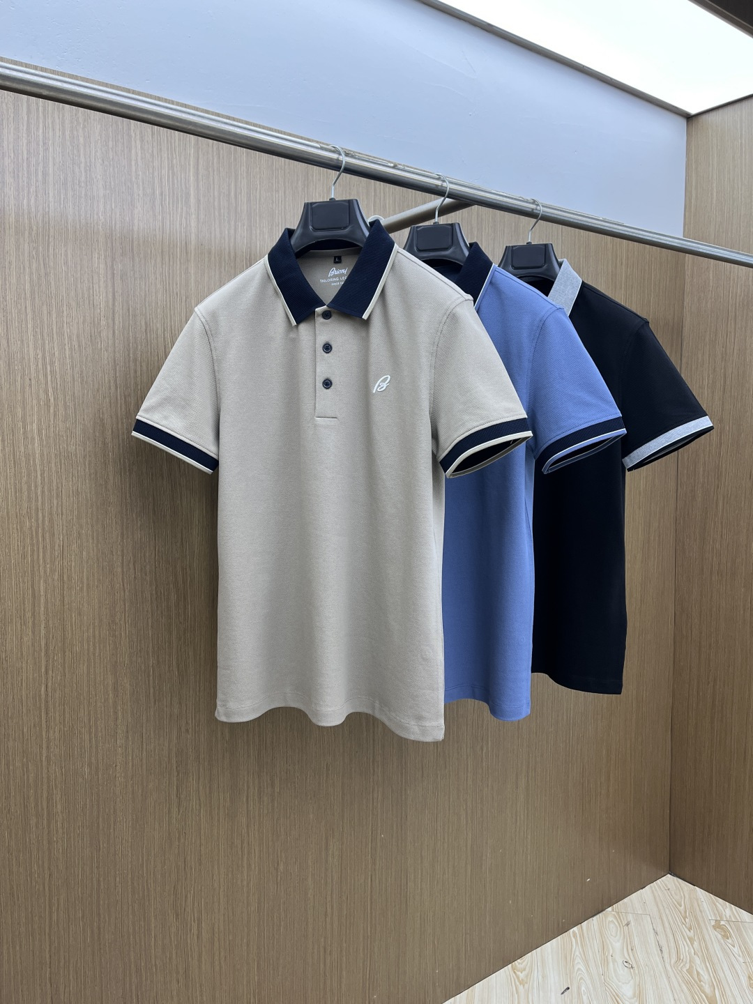 早春 Bunoi 🔥🔥早春新款男士标识短袖Polo衫，延续经典商务休闲翻领POLO恤.该款Polo衫采用