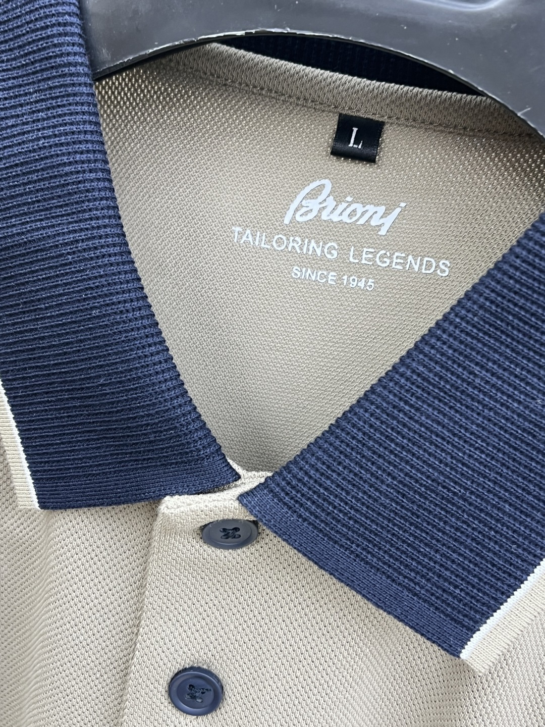 早春 Bunoi 🔥🔥早春新款男士标识短袖Polo衫，延续经典商务休闲翻领POLO恤.该款Polo衫采用