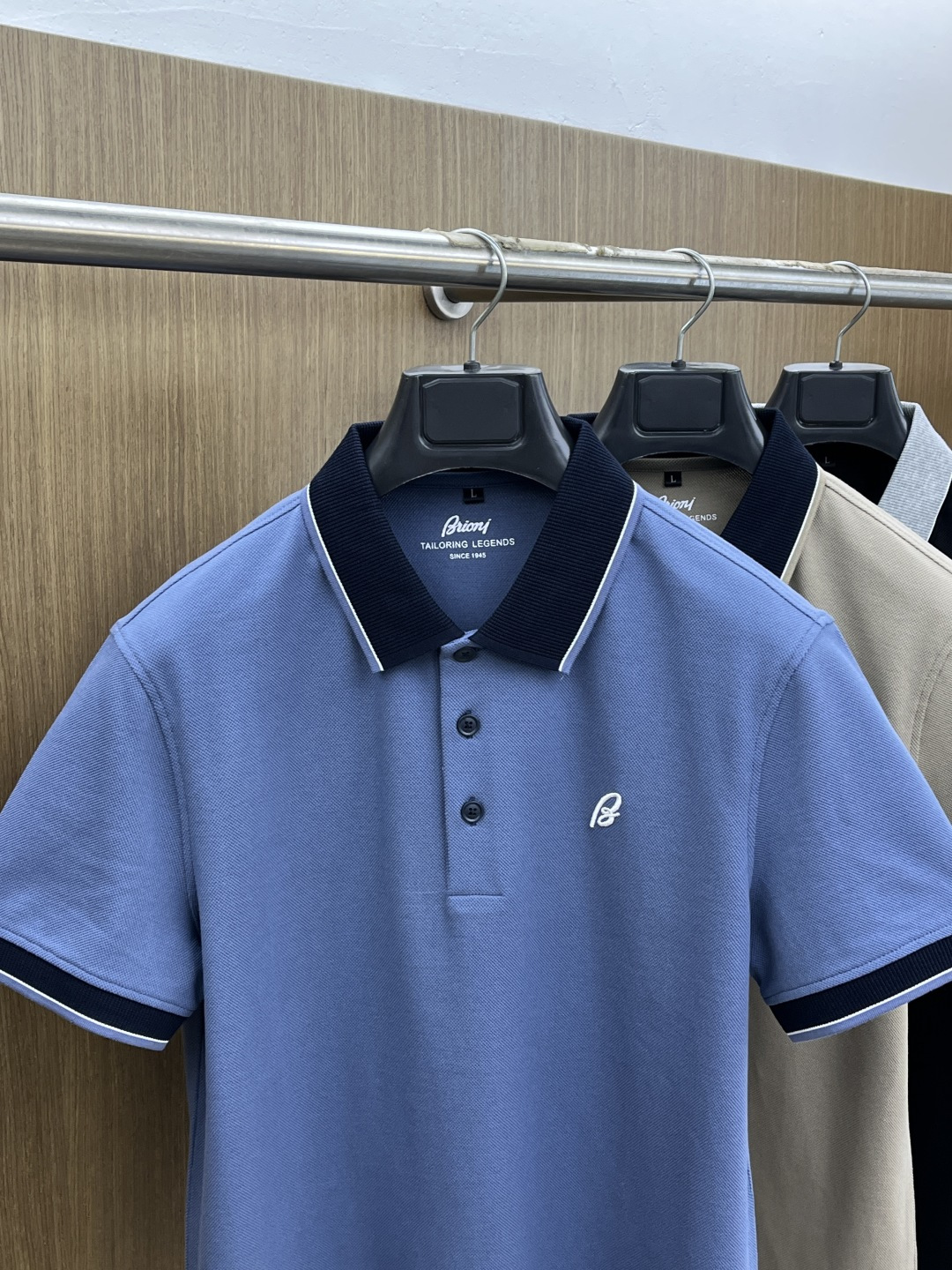 早春 Bunoi 🔥🔥早春新款男士标识短袖Polo衫，延续经典商务休闲翻领POLO恤.该款Polo衫采用