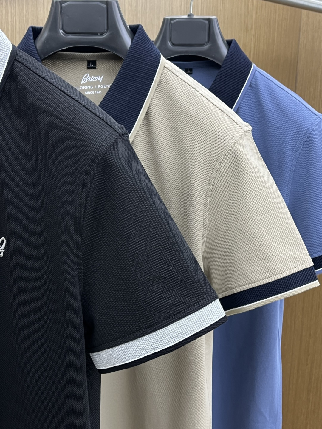 早春 Bunoi 🔥🔥早春新款男士标识短袖Polo衫，延续经典商务休闲翻领POLO恤.该款Polo衫采用