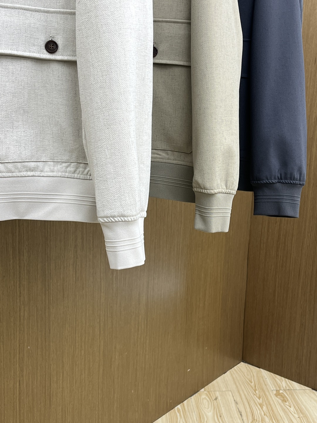 早春款 Loro Piana 🔥🔥早春轻奢老钱风系列，最新时尚排扣立领夹克外套.简约不单一，处处细节显工