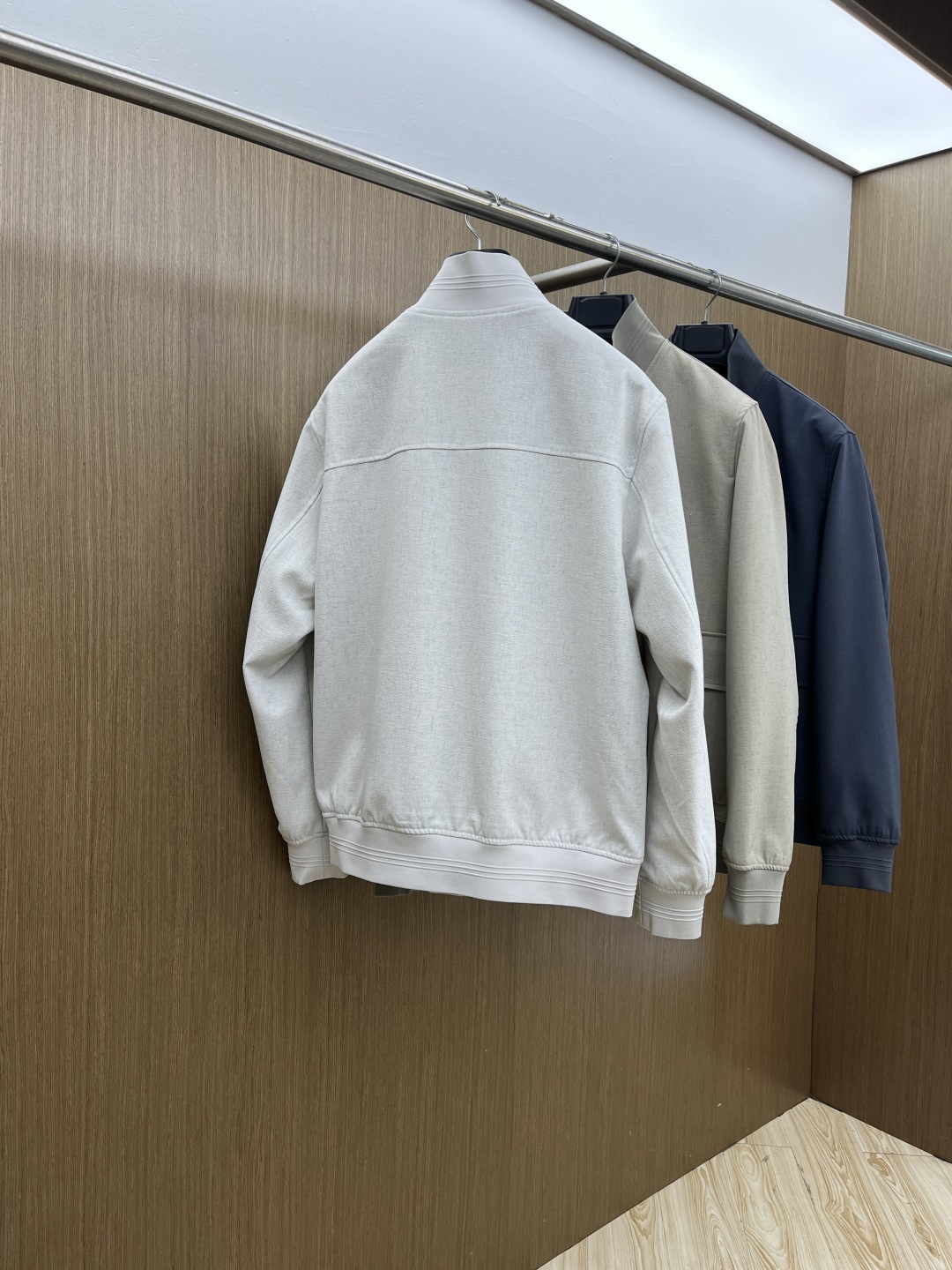 早春款 Loro Piana 🔥🔥早春轻奢老钱风系列，最新时尚排扣立领夹克外套.简约不单一，处处细节显工