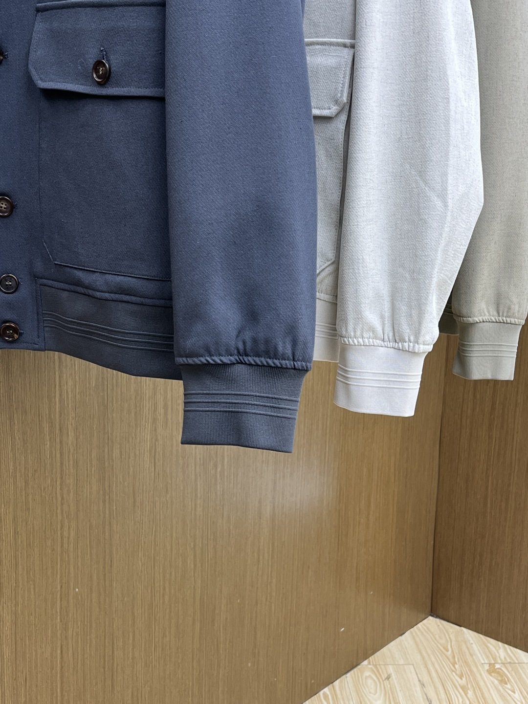 早春款 Loro Piana 🔥🔥早春轻奢老钱风系列，最新时尚排扣立领夹克外套.简约不单一，处处细节显工