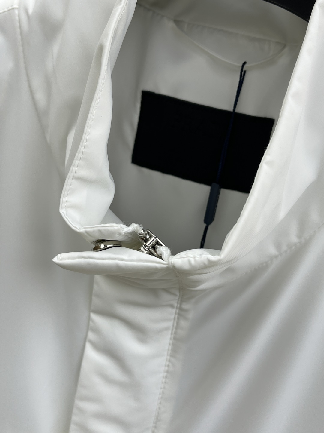 早春款 PD 🔥🔥早春休闲系列，最新时尚立领夹克外套.经典三角标志，处处细节显工艺足够的高级 结构性剪裁