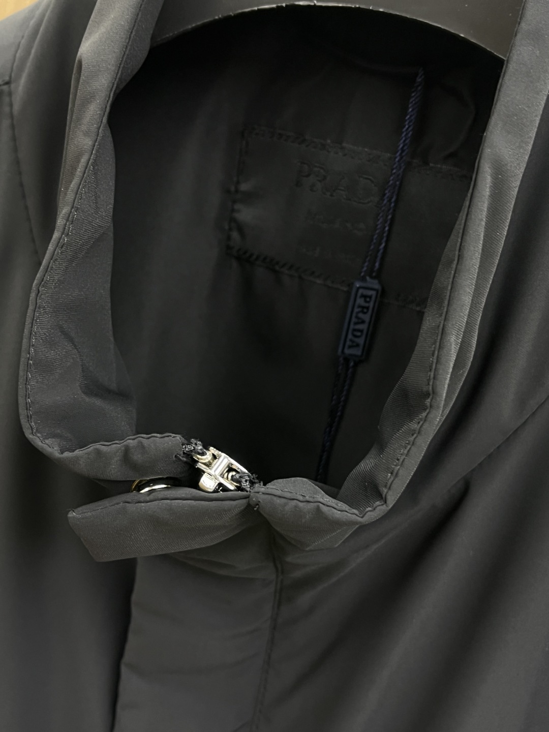 早春款 PD 🔥🔥早春休闲系列，最新时尚立领夹克外套.经典三角标志，处处细节显工艺足够的高级 结构性剪裁