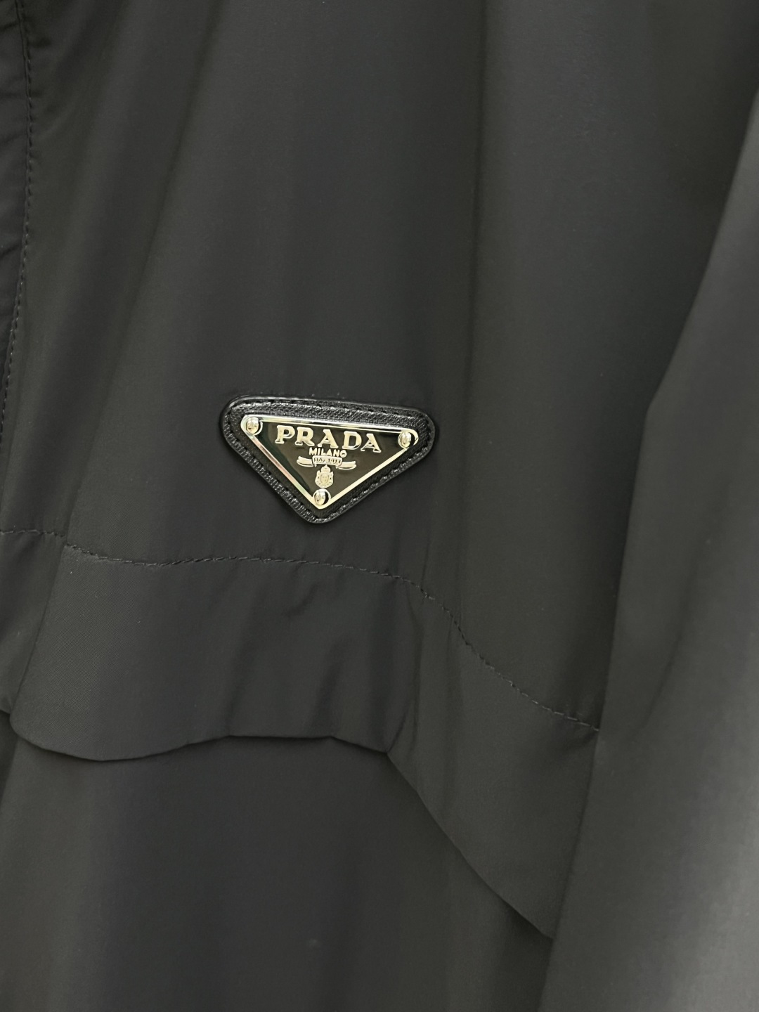 早春款 PD 🔥🔥早春休闲系列，最新时尚立领夹克外套.经典三角标志，处处细节显工艺足够的高级 结构性剪裁