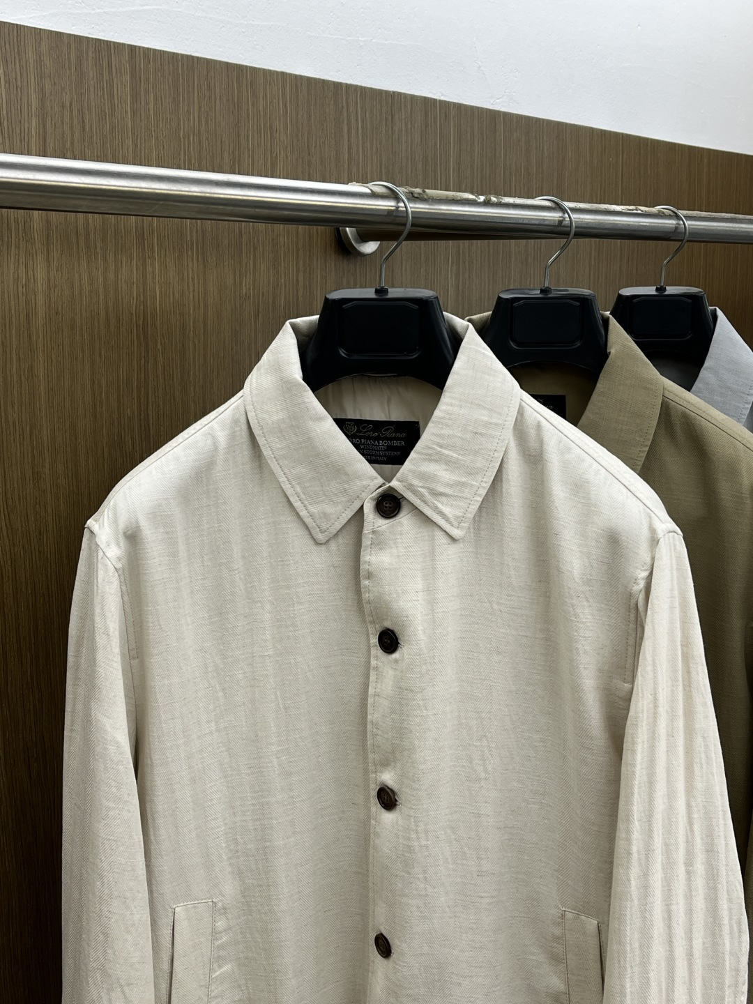 早春款 Loro Piana 🔥🔥早春轻奢老钱风系列，最新时尚翻领夹克外套.纹理定织面料，处处细节显工艺