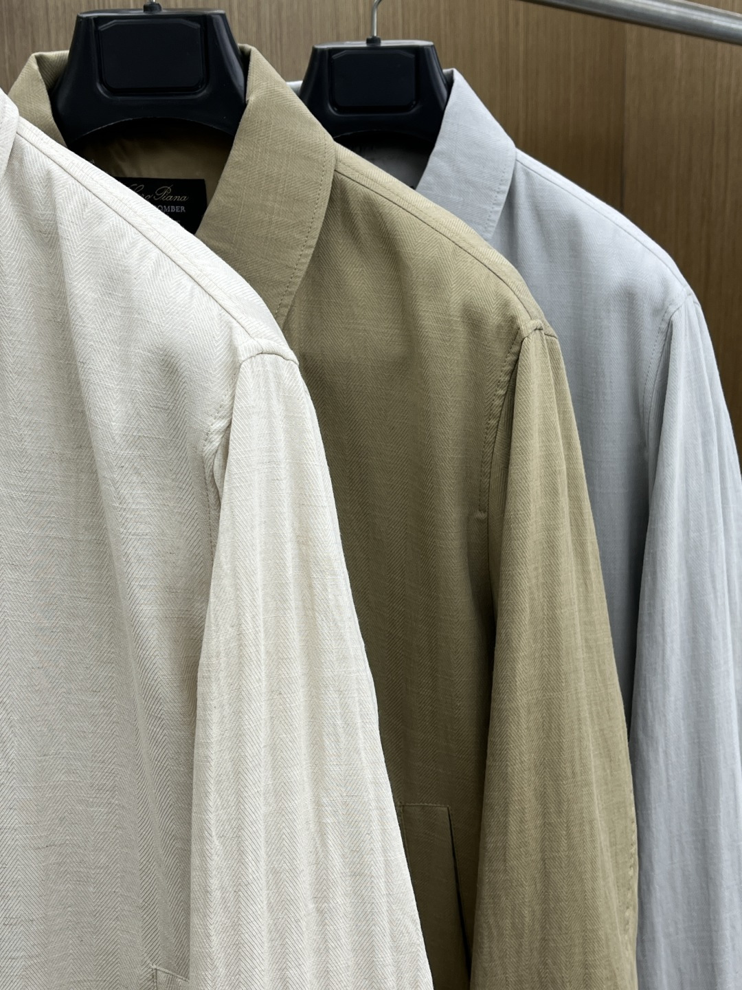 早春款 Loro Piana 🔥🔥早春轻奢老钱风系列，最新时尚翻领夹克外套.纹理定织面料，处处细节显工艺