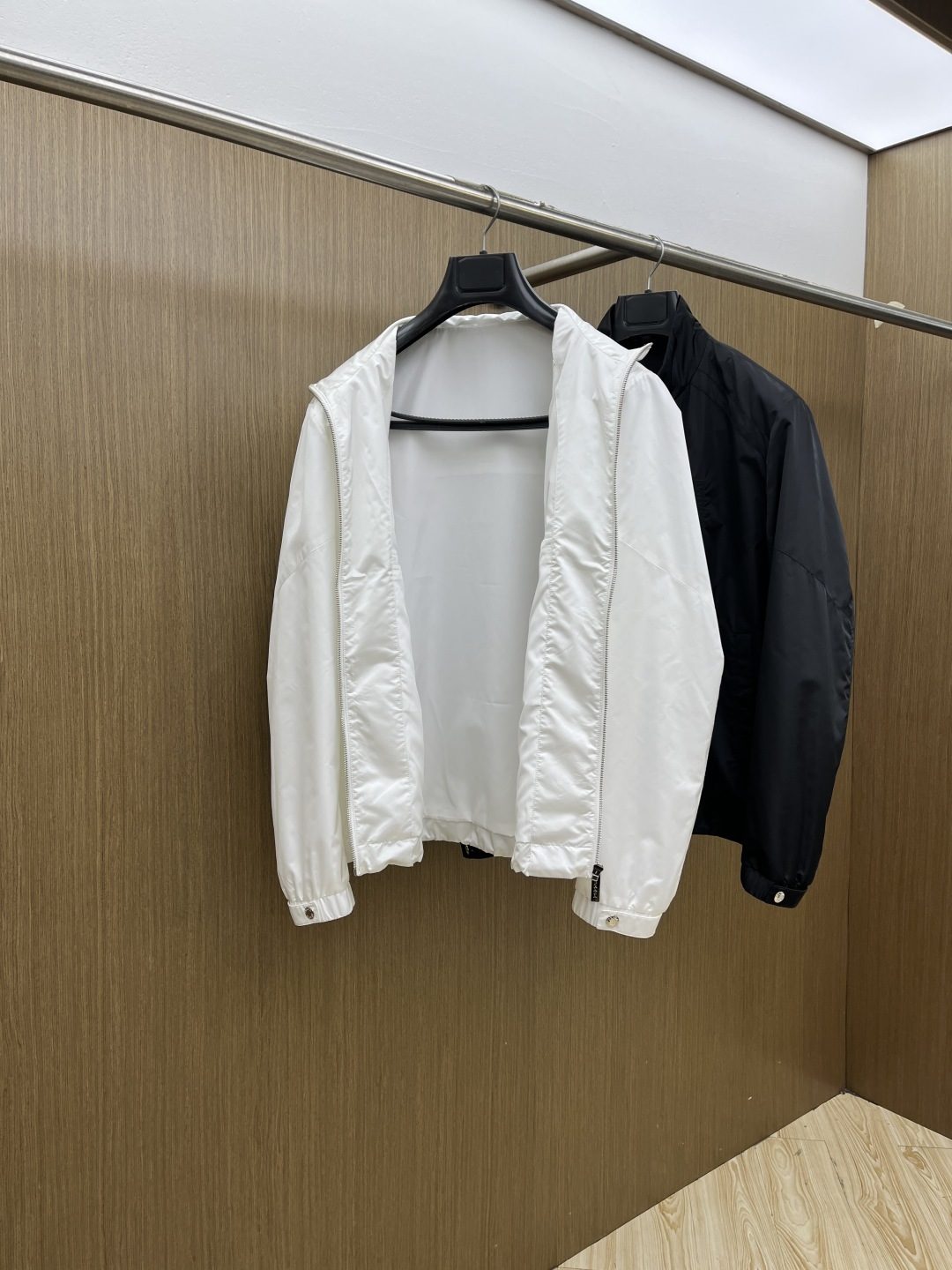 早春款 PD 🔥🔥早春系列，最新时尚立领夹克外套.处处细节显工艺足够的高级 结构性剪裁的设计改变来展现男