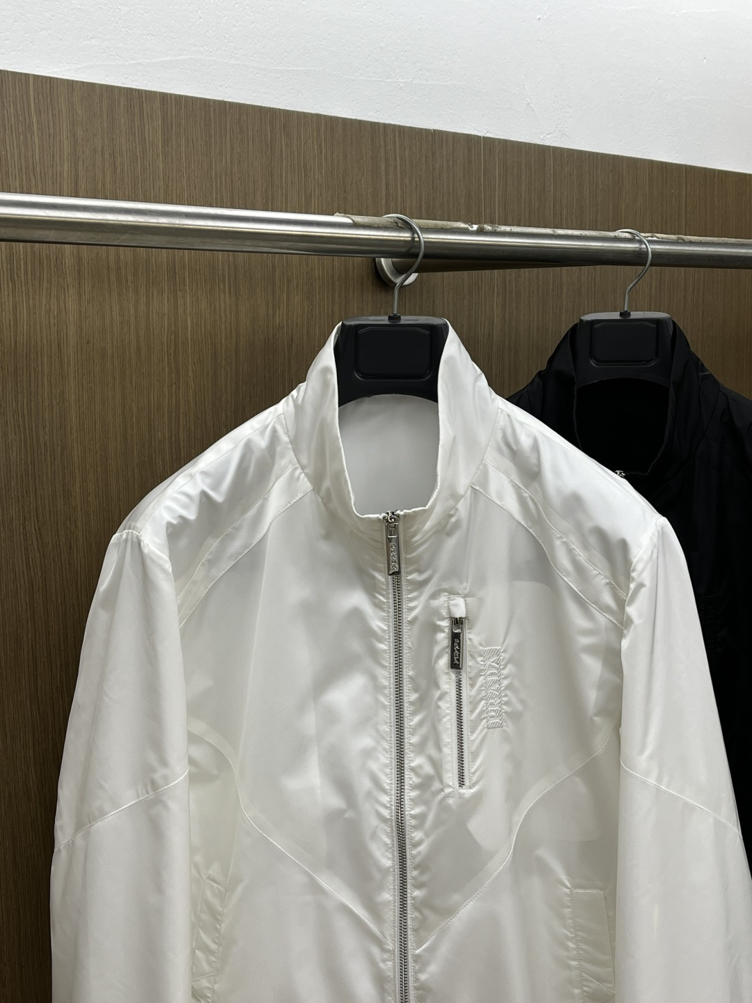 早春款 PD 🔥🔥早春系列，最新时尚立领夹克外套.处处细节显工艺足够的高级 结构性剪裁的设计改变来展现男