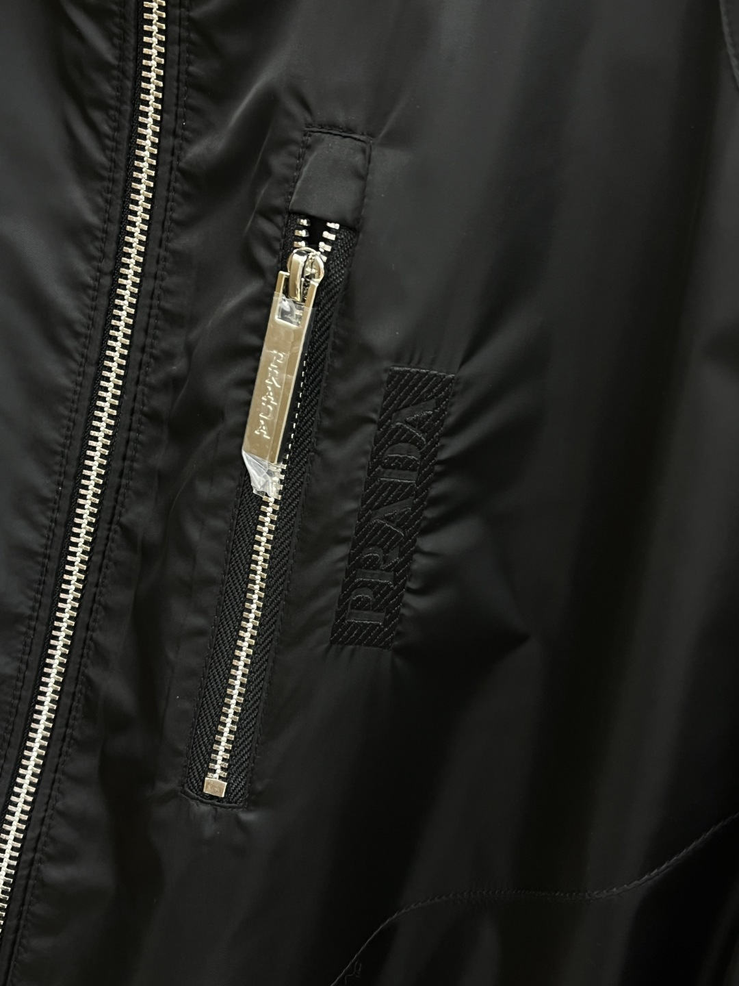 早春款 PD 🔥🔥早春系列，最新时尚立领夹克外套.处处细节显工艺足够的高级 结构性剪裁的设计改变来展现男