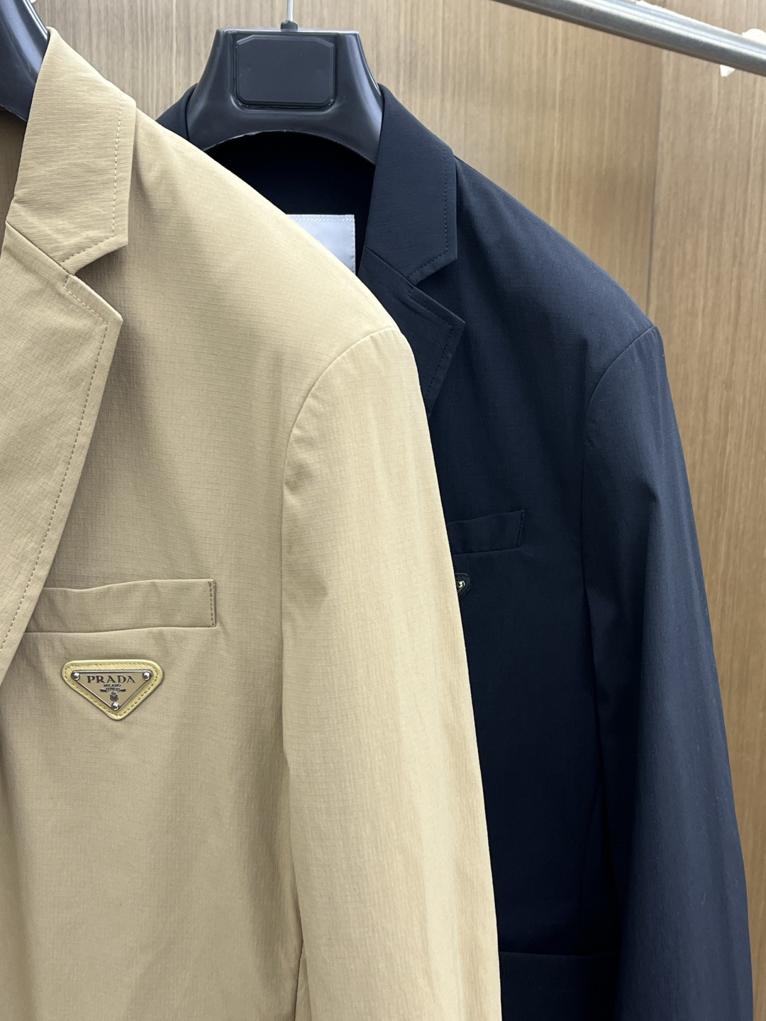 早春款 PD 🔥🔥早春轻奢系列，最新时尚男款西装外套.定织定染面料。处处细节显工艺足够的高级 结构性剪裁