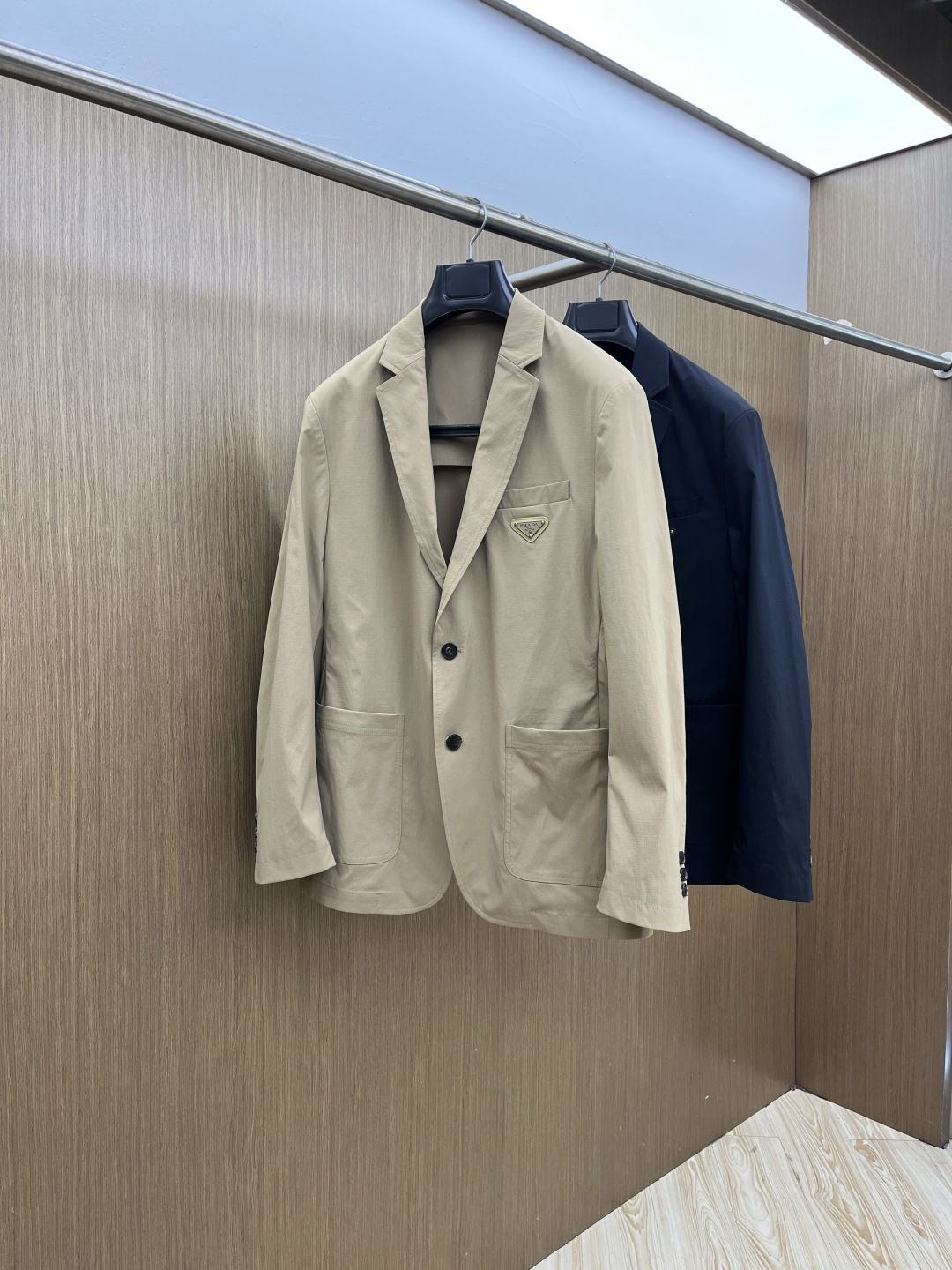 早春款 PD 🔥🔥早春轻奢系列，最新时尚男款西装外套.定织定染面料。处处细节显工艺足够的高级 结构性剪裁