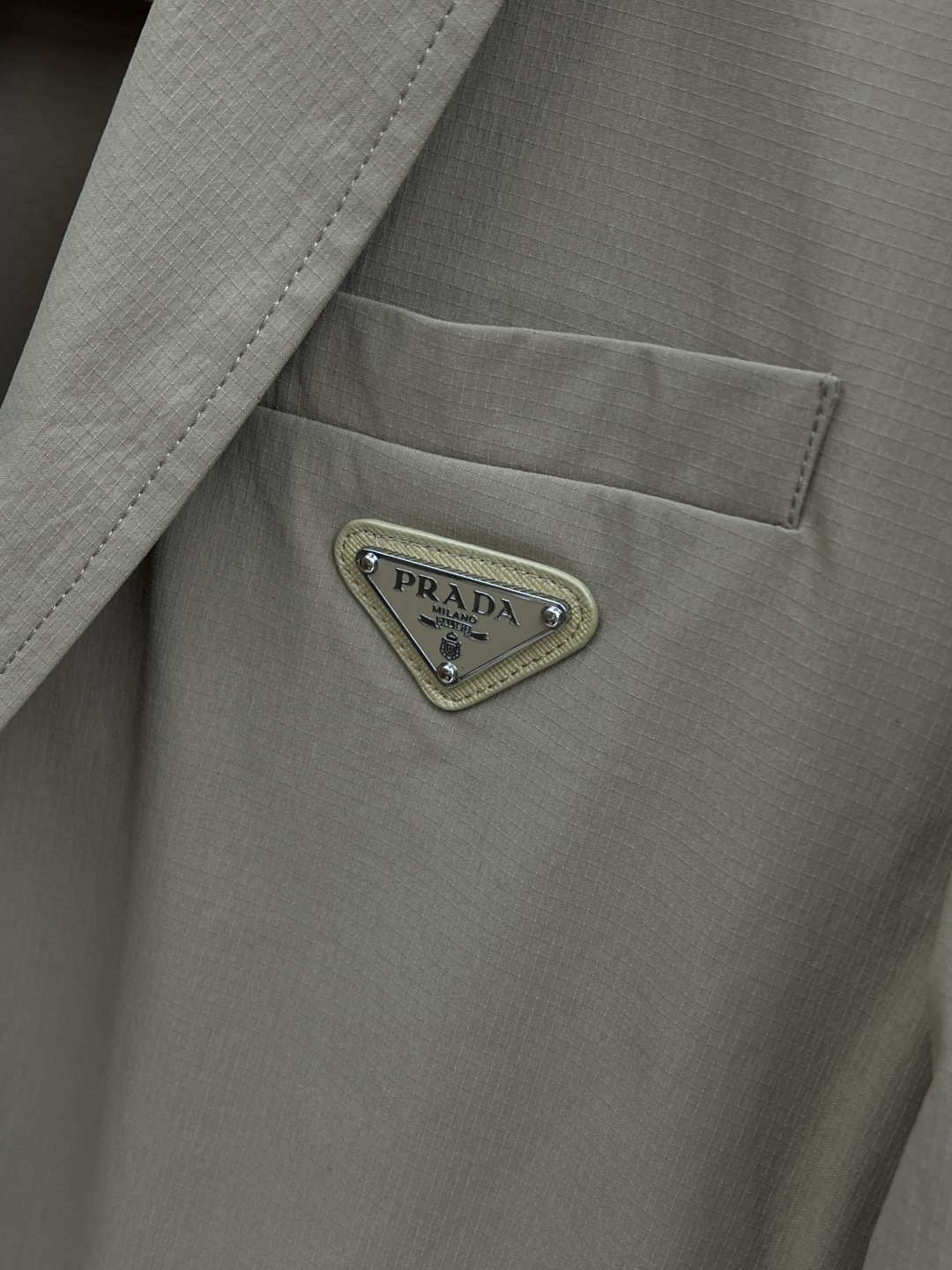 早春款 PD 🔥🔥早春轻奢系列，最新时尚男款西装外套.定织定染面料。处处细节显工艺足够的高级 结构性剪裁