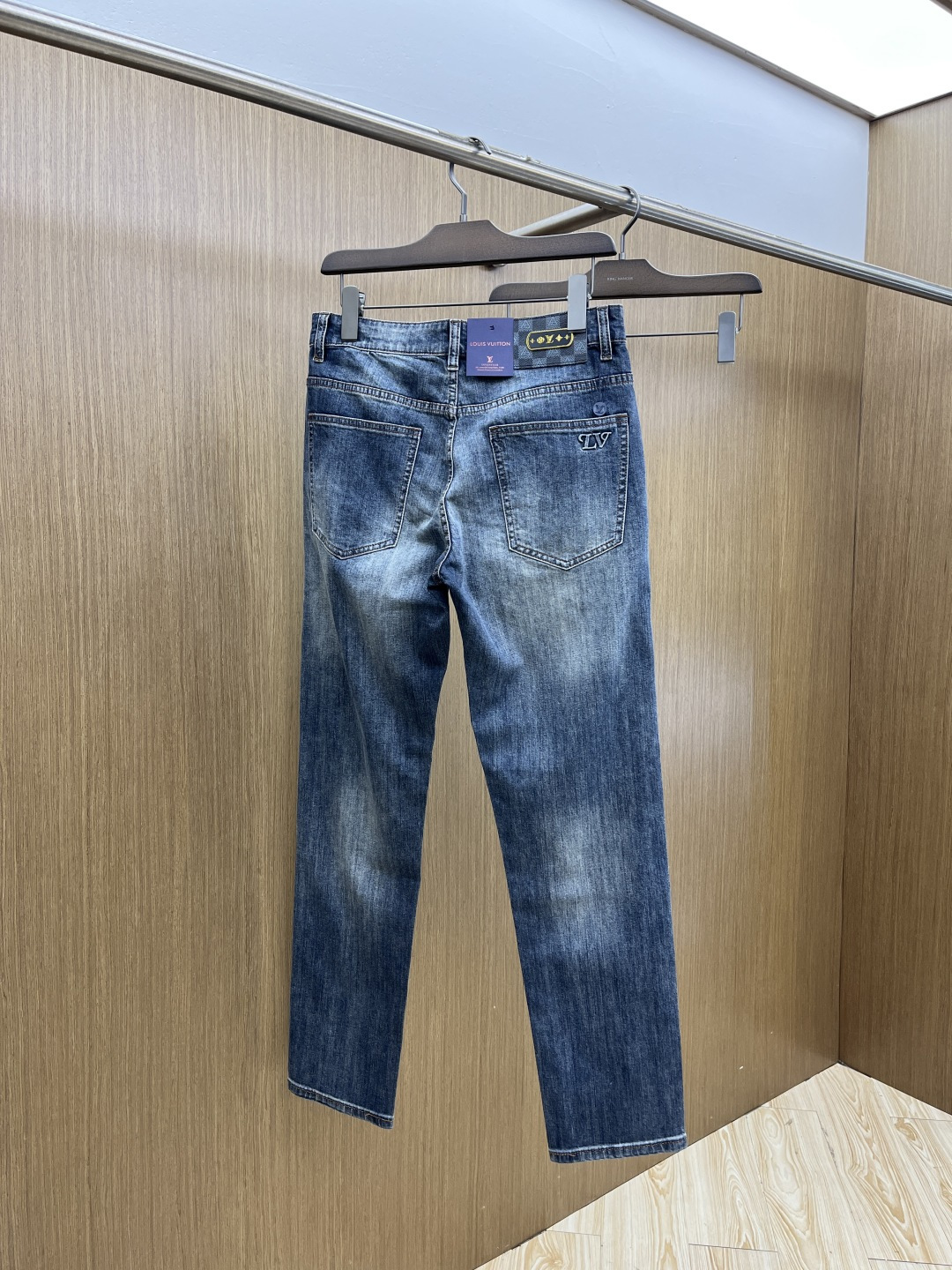 早春款 LV 🔥🔥高端定制 26早春新款薄款牛仔裤 柜台同步发售 原版定制复刻 客供五金辅料 原单品质 