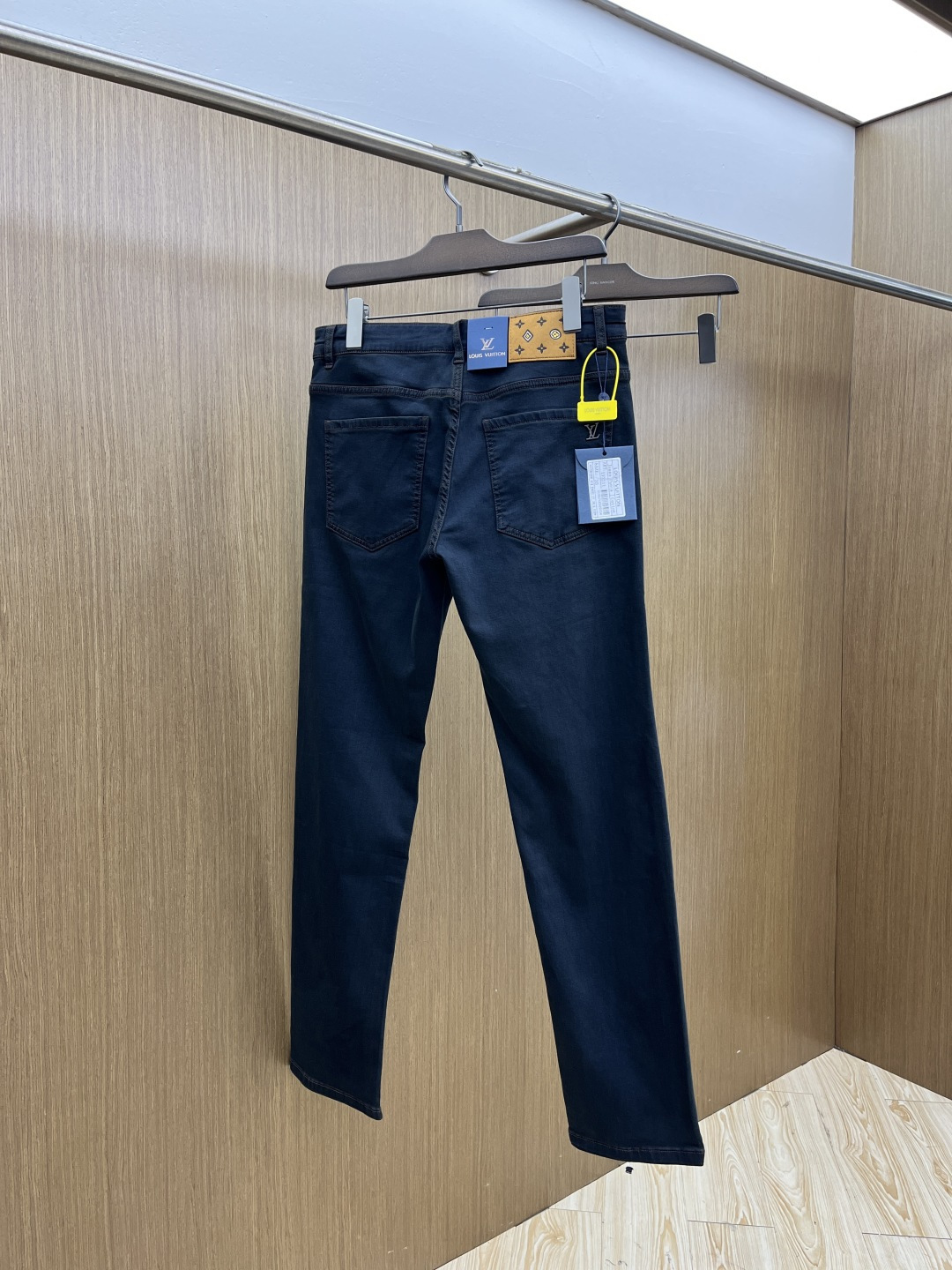 早春款 LV 🔥🔥高端定制 26早春新款薄款牛仔裤 柜台同步发售 原版定制复刻 客供五金辅料 原单品质 