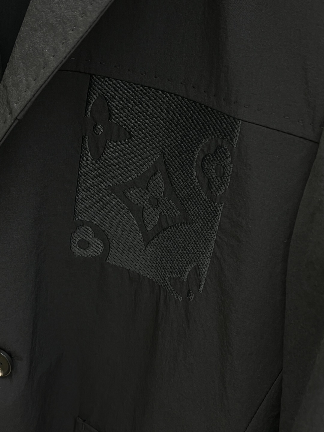 早春款 LV 🔥🔥早春休闲系列，最新时尚男士西装外套.胸前logo刺绣设计，处处细节显工艺足够的高级 结