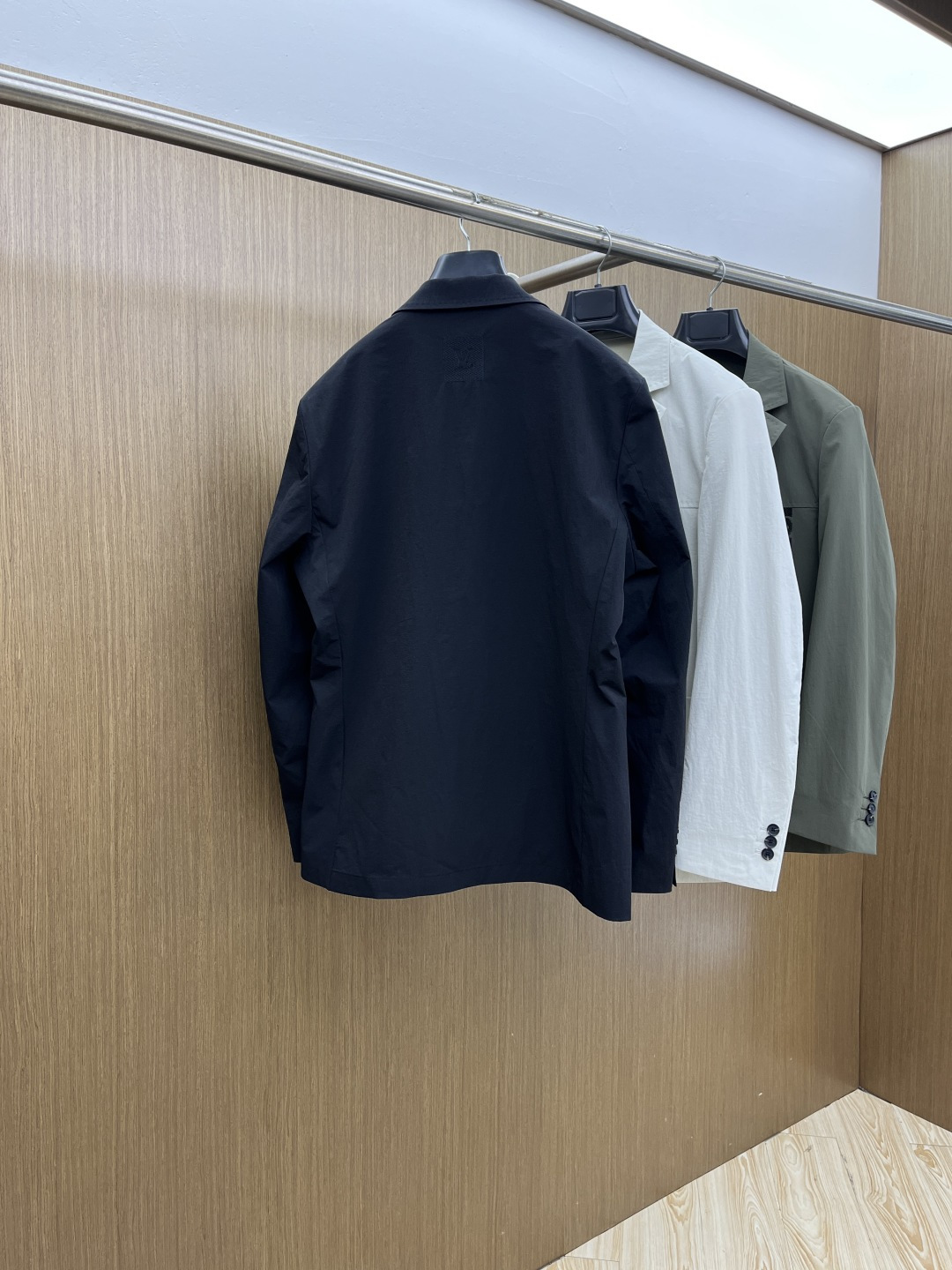 早春款 LV 🔥🔥早春休闲系列，最新时尚男士西装外套.胸前logo刺绣设计，处处细节显工艺足够的高级 结