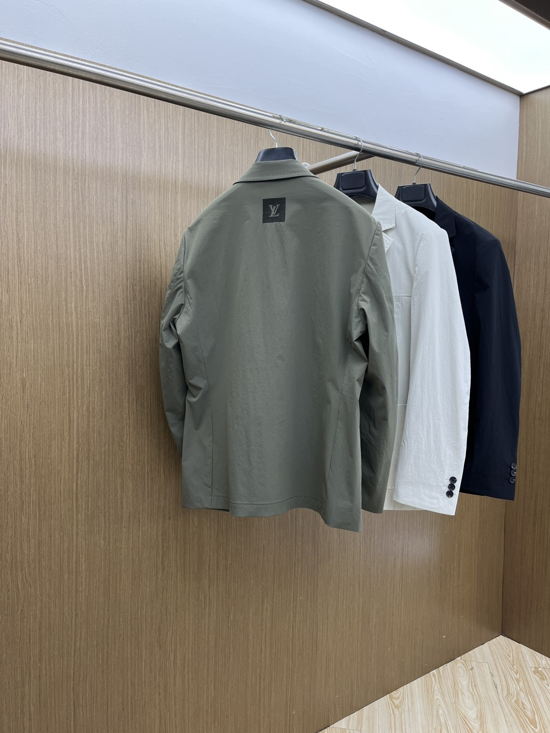 早春款 LV 🔥🔥早春休闲系列，最新时尚男士西装外套.胸前logo刺绣设计，处处细节显工艺足够的高级 结