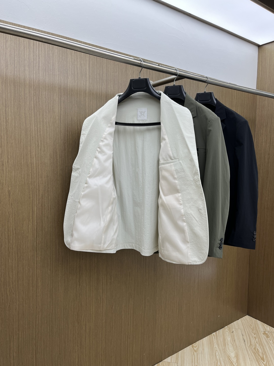 早春款 LV 🔥🔥早春休闲系列，最新时尚男士西装外套.胸前logo刺绣设计，处处细节显工艺足够的高级 结