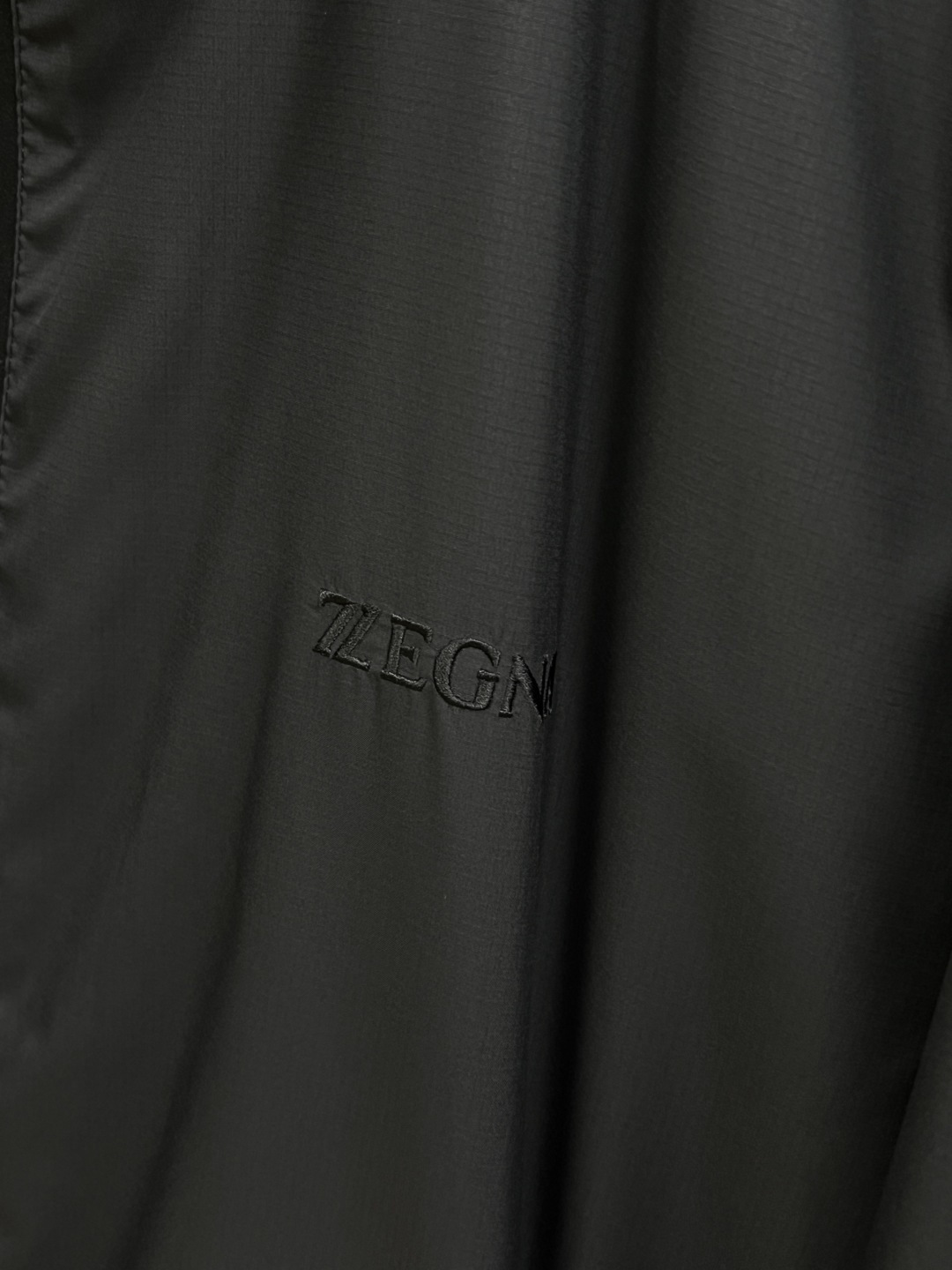 早春款 ZZ 🔥🔥早春休闲系列，最新时尚立领夹克外套.处处细节显工艺足够的高级 结构性剪裁的设计改变来展