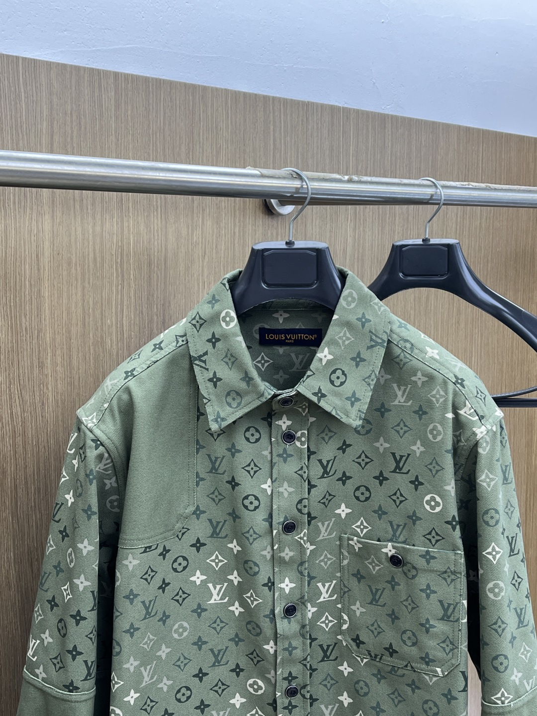 早春款 LV 🔥🔥早春休闲系列，最新时尚提花夹克牛仔外套.多边幅拼接设计，处处细节显工艺足够的高级 结构