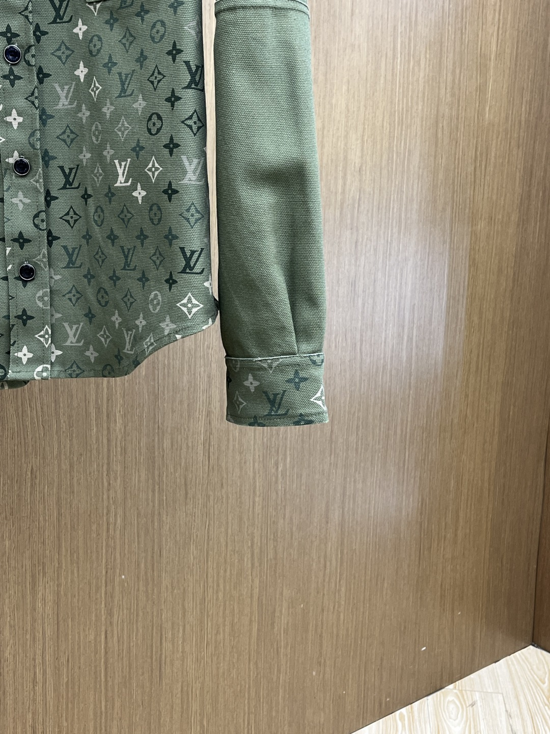 早春款 LV 🔥🔥早春休闲系列，最新时尚提花夹克牛仔外套.多边幅拼接设计，处处细节显工艺足够的高级 结构