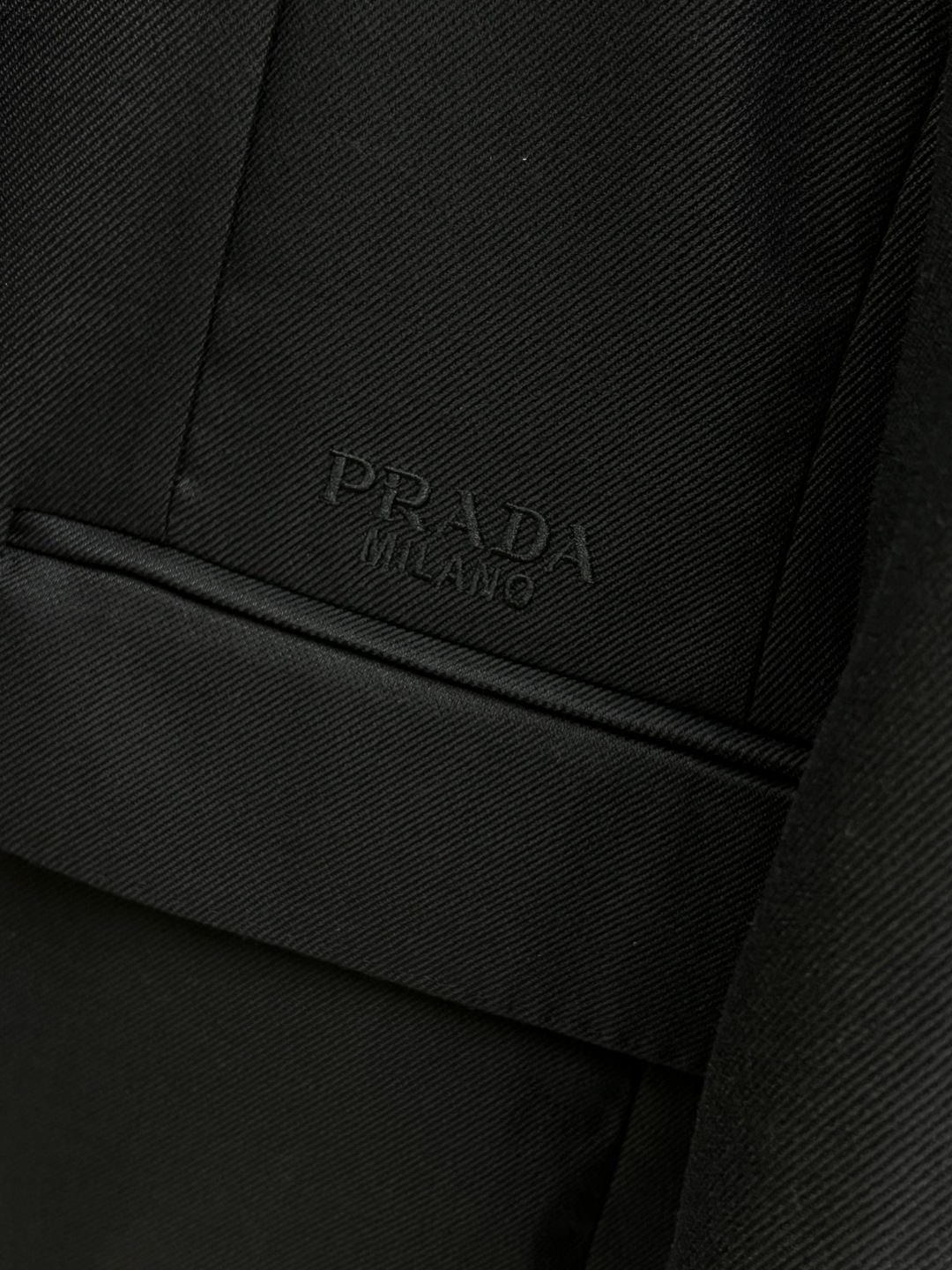 早春款 PD 🔥🔥早春系列，最新时尚男款西装外套.定织定染面料。简单素色 处处细节显工艺足够的高级 结构