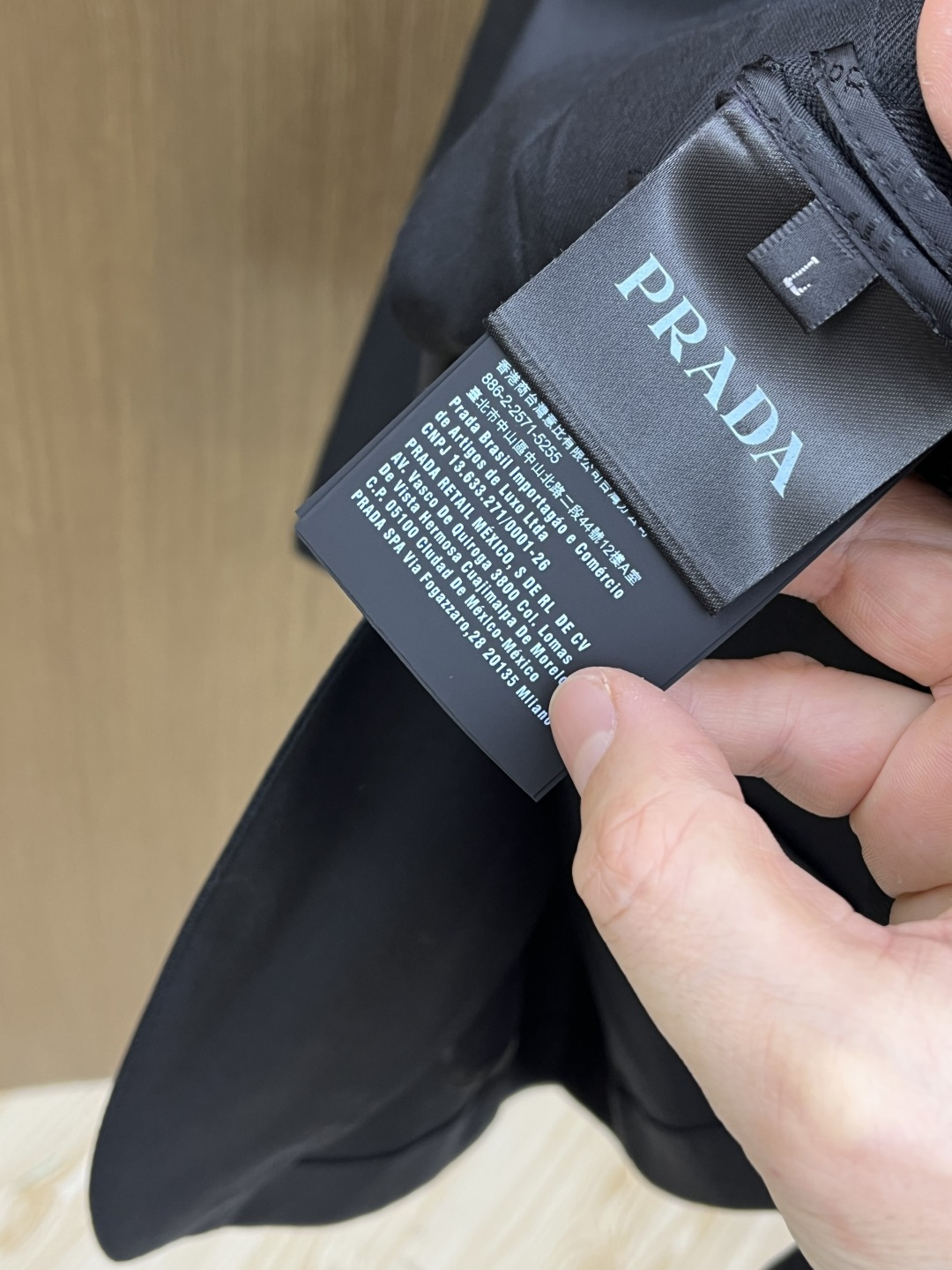 早春款 PD 🔥🔥早春系列，最新时尚男款西装外套.定织定染面料。简单素色 处处细节显工艺足够的高级 结构