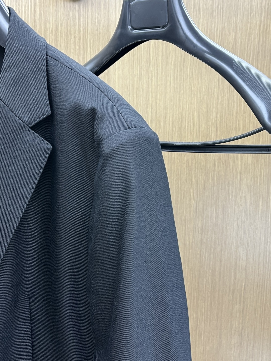 早春款 PD 🔥🔥早春系列，最新时尚男款西装外套.定织定染面料。简单素色 处处细节显工艺足够的高级 结构