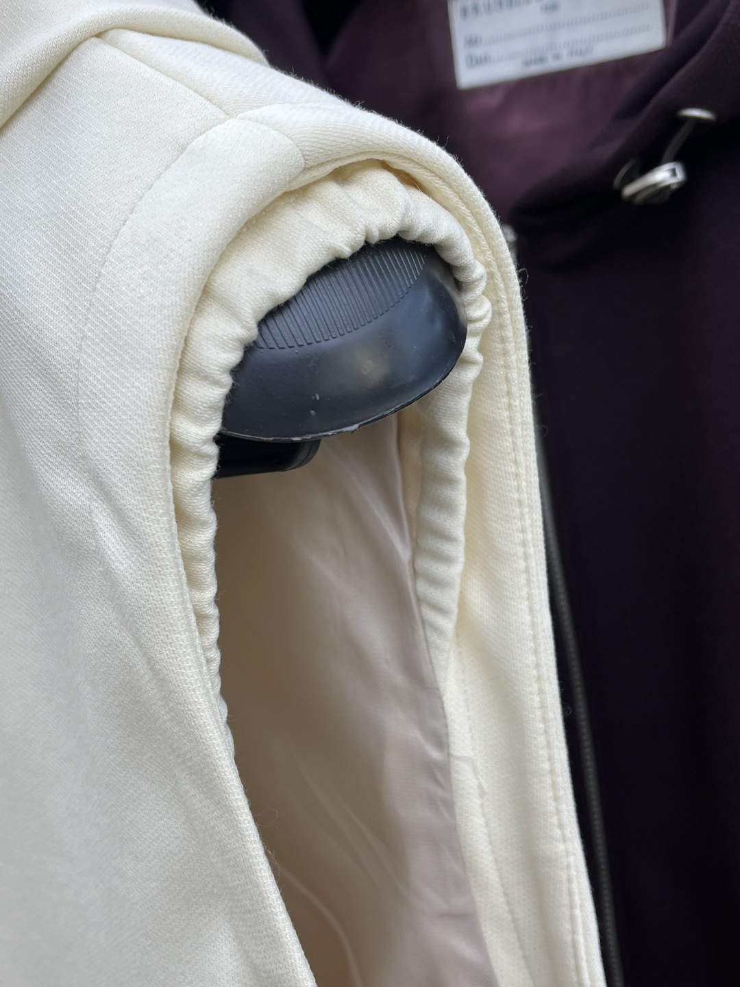 早春款 BC 🔥🔥早春轻奢休闲系列，最新时尚连帽马甲外套.双侧对称字母刺绣.处处细节显工艺足够的高级.结