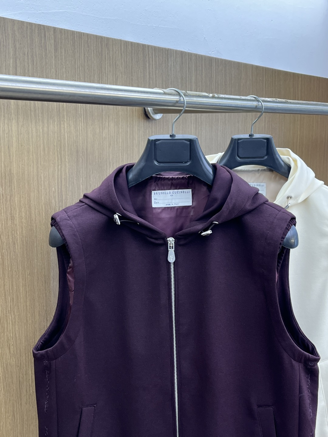 早春款 BC 🔥🔥早春轻奢休闲系列，最新时尚连帽马甲外套.双侧对称字母刺绣.处处细节显工艺足够的高级.结