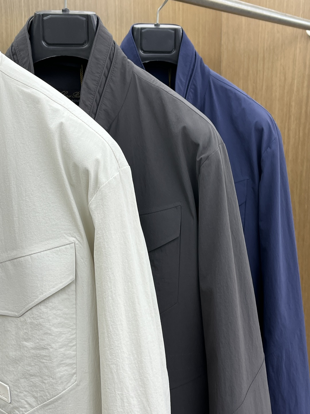 早春款 Loro Piana 🔥🔥早春轻奢休闲系列，最新时尚立领夹克外套..处处细节显工艺足够的高级 结