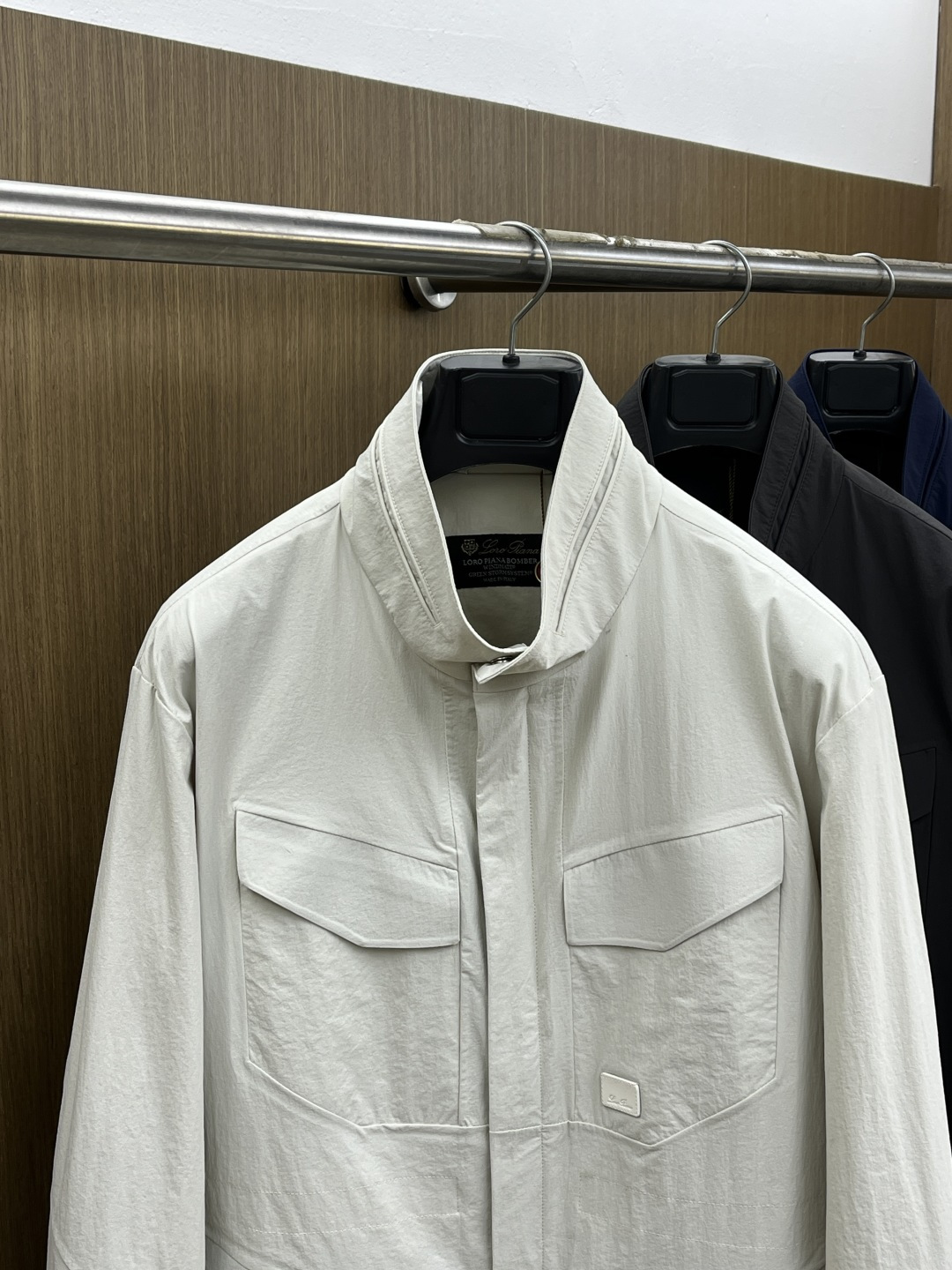 早春款 Loro Piana 🔥🔥早春轻奢休闲系列，最新时尚立领夹克外套..处处细节显工艺足够的高级 结