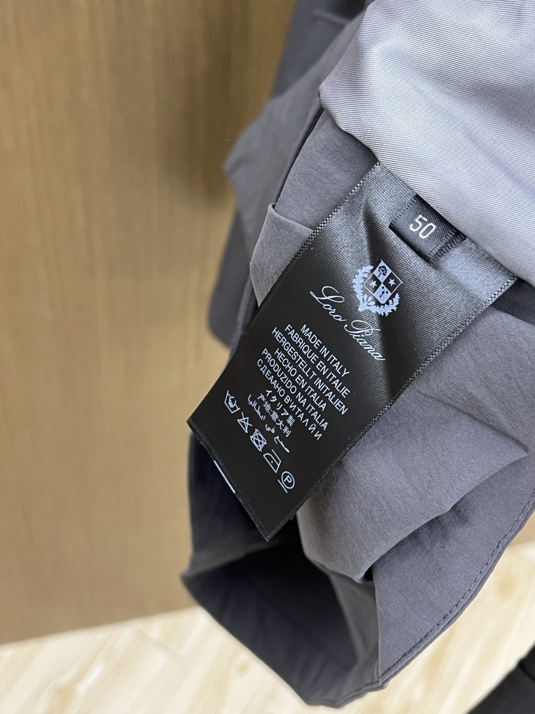 早春款 Loro Piana 🔥🔥早春轻奢休闲系列，最新时尚立领夹克外套..处处细节显工艺足够的高级 结