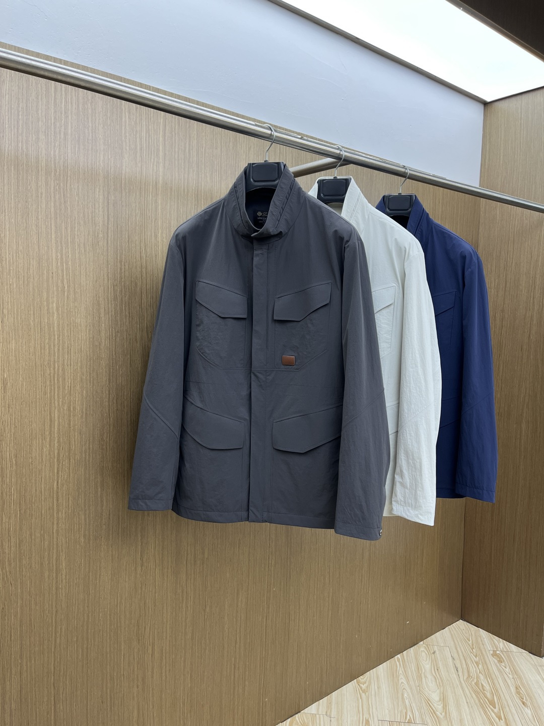 早春款 Loro Piana 🔥🔥早春轻奢休闲系列，最新时尚立领夹克外套..处处细节显工艺足够的高级 结