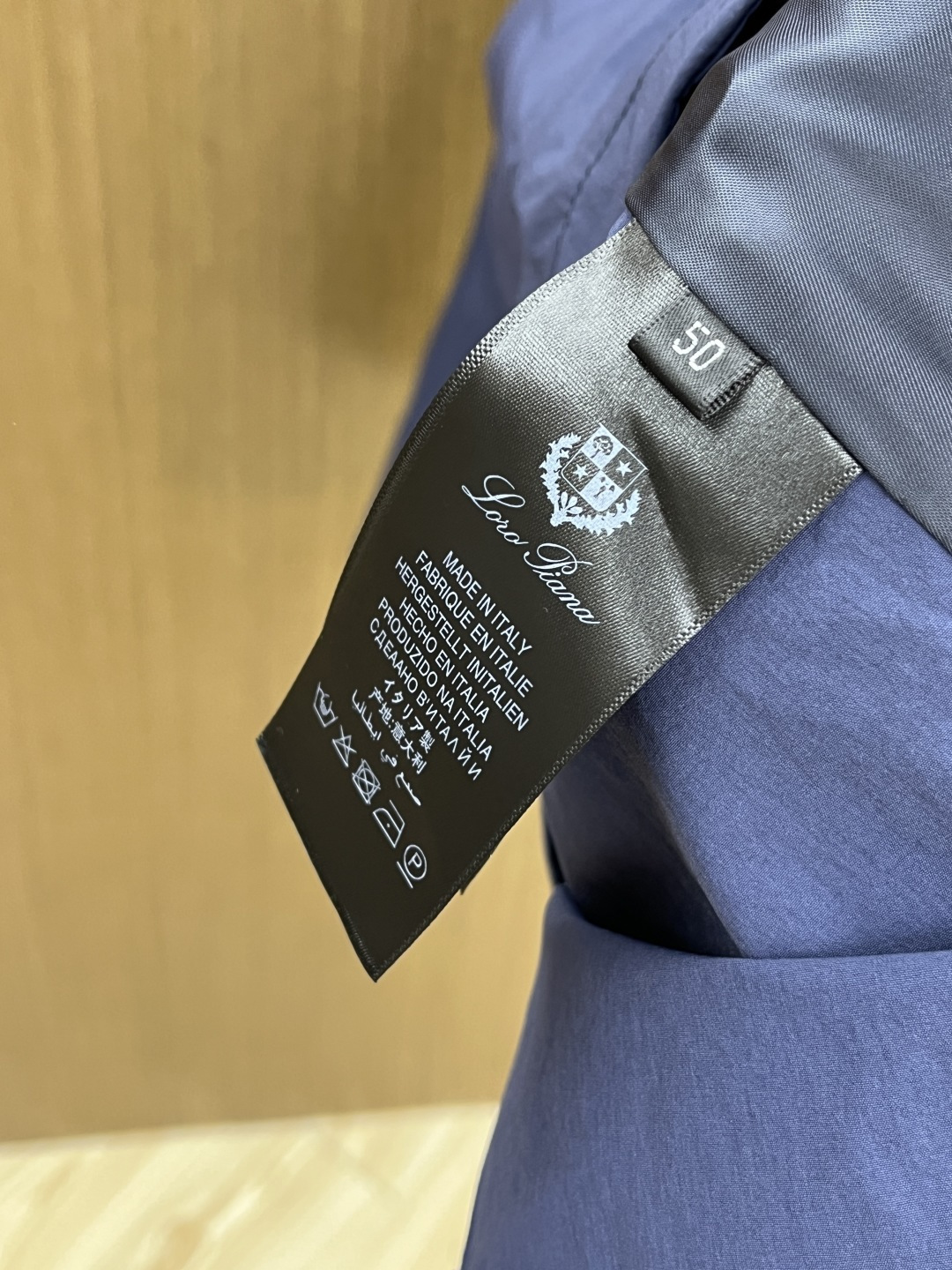 早春款 Loro Piana 🔥🔥早春轻奢休闲系列，最新时尚立领夹克外套..处处细节显工艺足够的高级 结