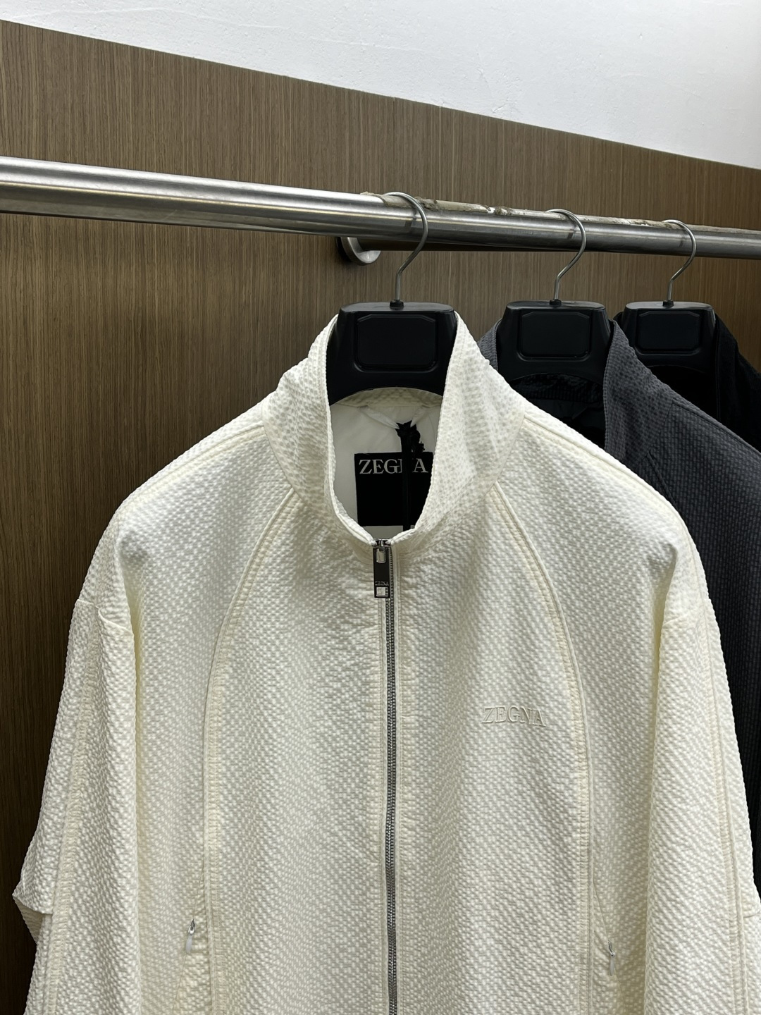 早春款 Zz 🔥🔥早春休闲系列，最新时尚立领夹克外套.简约不单一，处处细节显工艺足够的高级 结构性剪裁的