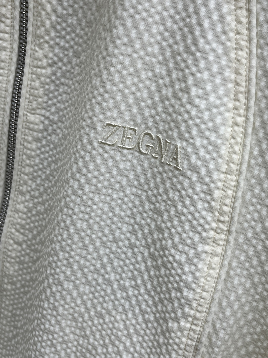 早春款 Zz 🔥🔥早春休闲系列，最新时尚立领夹克外套.简约不单一，处处细节显工艺足够的高级 结构性剪裁的