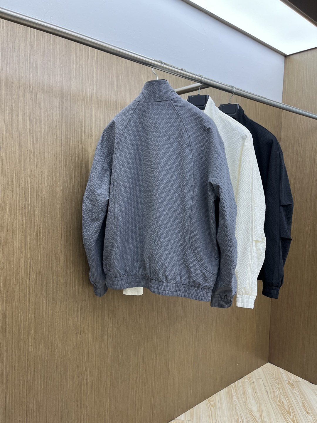 早春款 Zz 🔥🔥早春休闲系列，最新时尚立领夹克外套.简约不单一，处处细节显工艺足够的高级 结构性剪裁的