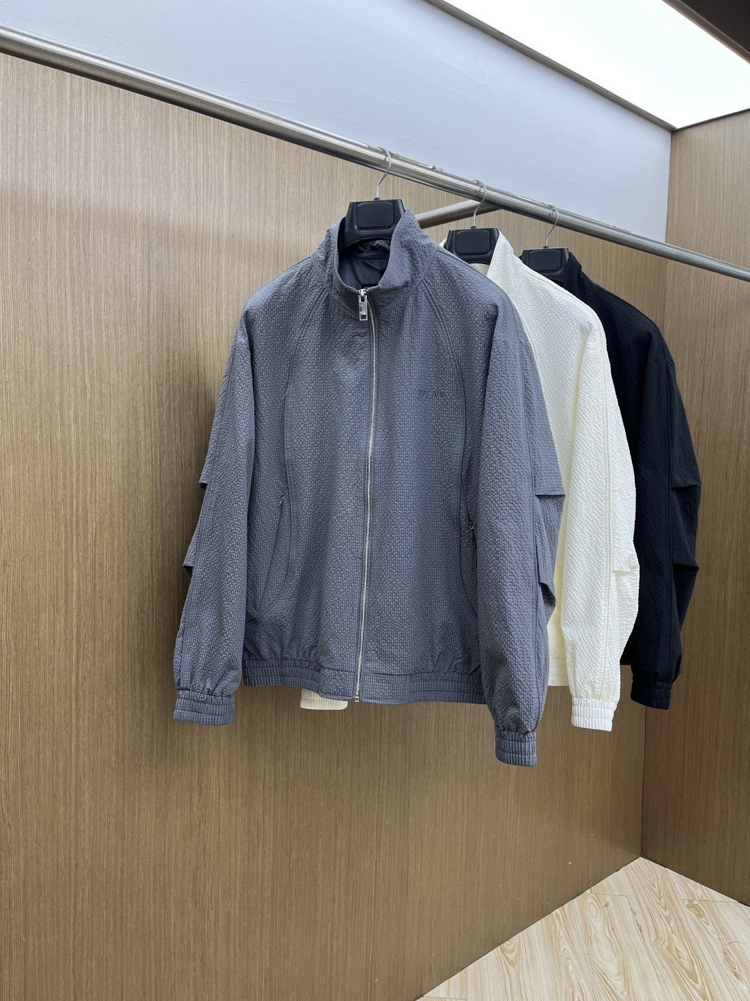 早春款 Zz 🔥🔥早春休闲系列，最新时尚立领夹克外套.简约不单一，处处细节显工艺足够的高级 结构性剪裁的