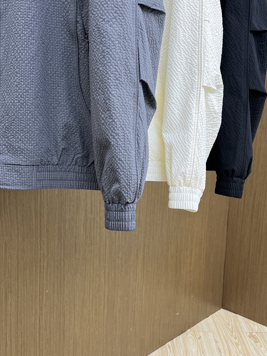 早春款 Zz 🔥🔥早春休闲系列，最新时尚立领夹克外套.简约不单一，处处细节显工艺足够的高级 结构性剪裁的