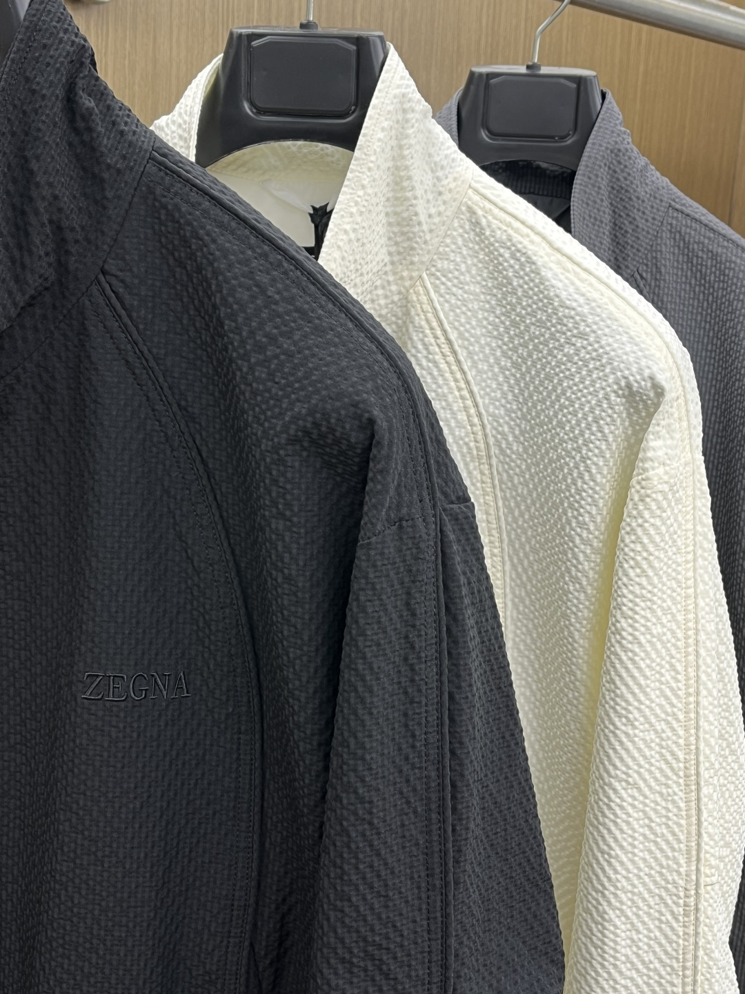 早春款 Zz 🔥🔥早春休闲系列，最新时尚立领夹克外套.简约不单一，处处细节显工艺足够的高级 结构性剪裁的